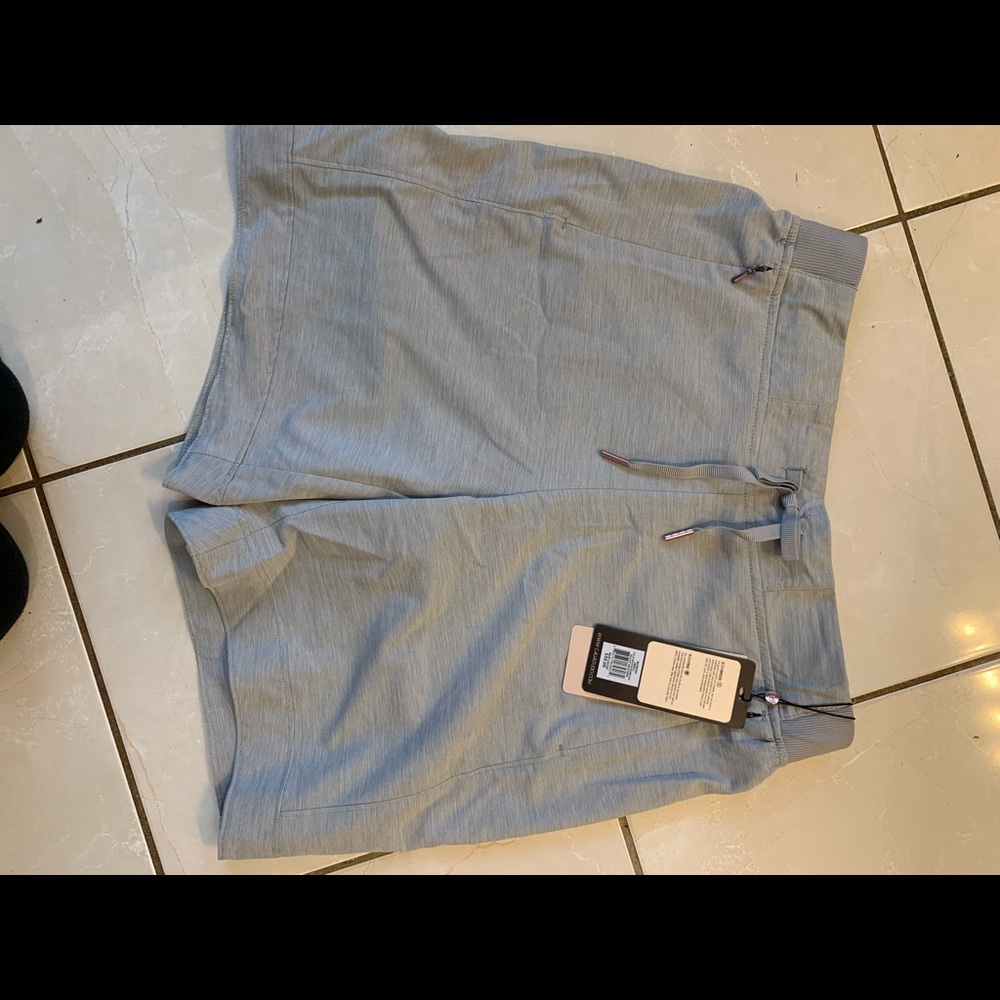 Calia by Carrie Underwood Bermuda Short